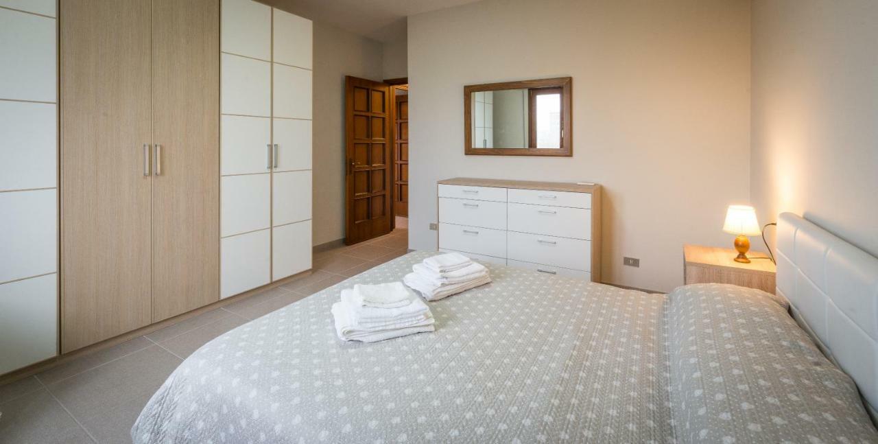 Poetto Beach Appartement Quartu SantʼElena Buitenkant foto